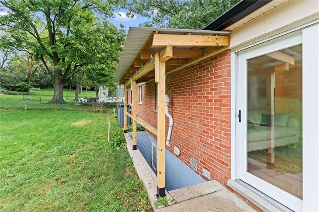 617 Laurelann Drive, Dayton, OH 45429