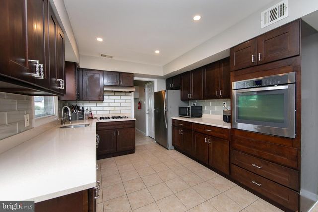 19 ENTER TURN, Willingboro, NJ 08046