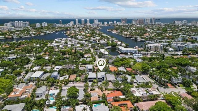 618 NE 17th Way, Fort Lauderdale, FL 33304