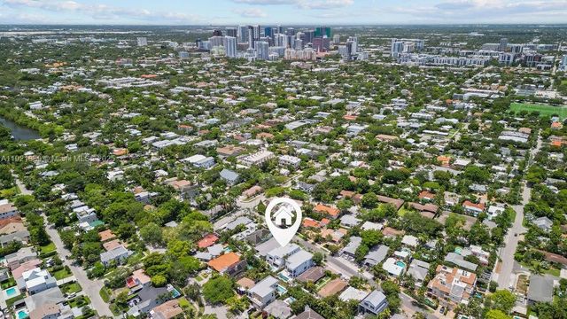 618 NE 17th Way, Fort Lauderdale, FL 33304