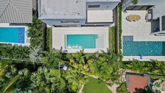 618 NE 17th Way, Fort Lauderdale, FL 33304