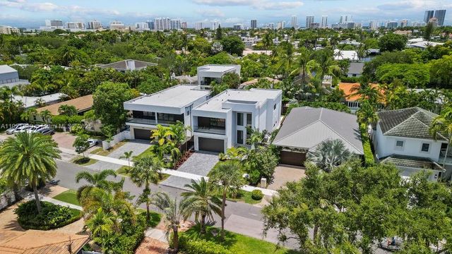 618 NE 17th Way, Fort Lauderdale, FL 33304
