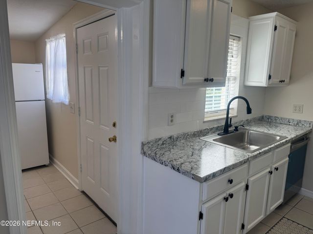 3554 BROCKWAY Road, Jacksonville, FL 32250