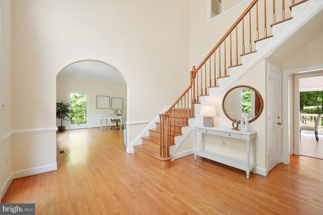5722 GREENVIEW LN, Warrenton, VA 20187