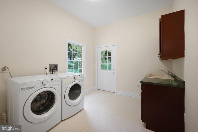 5722 GREENVIEW LN, Warrenton, VA 20187