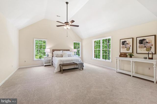 5722 GREENVIEW LN, Warrenton, VA 20187