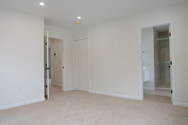 189 Electric A, Lunenburg, MA 01462