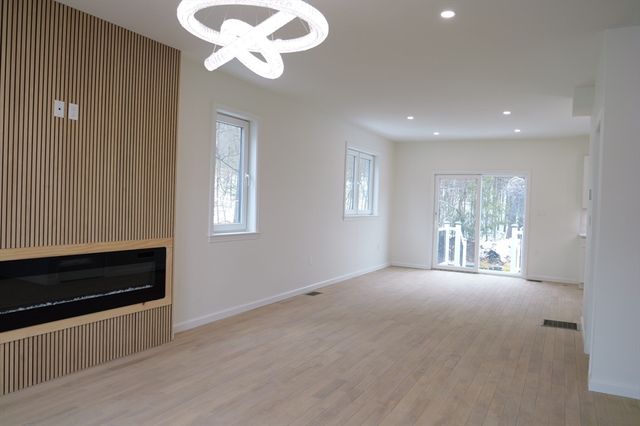 189 Electric A, Lunenburg, MA 01462