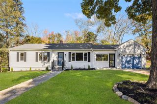 5 Pleasant View Circle, Smithfield, RI 02928