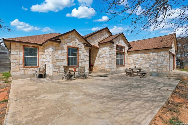 400 Clear Lake, Poteet, TX 78065
