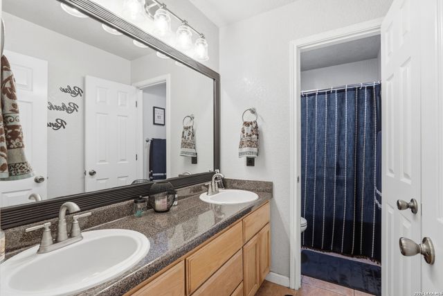 400 Clear Lake, Poteet, TX 78065