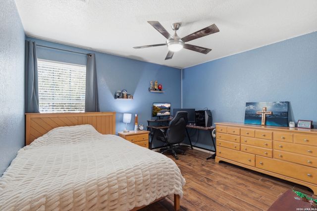 400 Clear Lake, Poteet, TX 78065