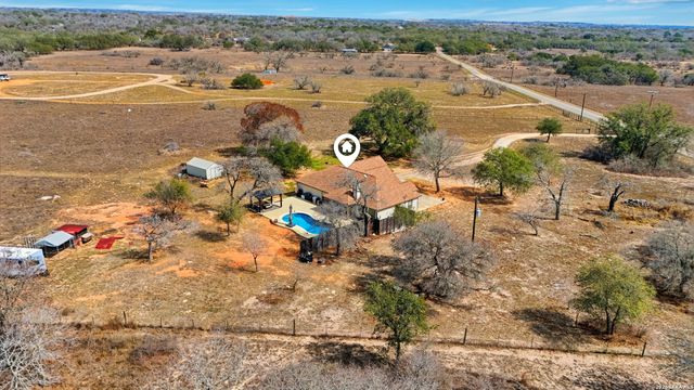 400 Clear Lake, Poteet, TX 78065