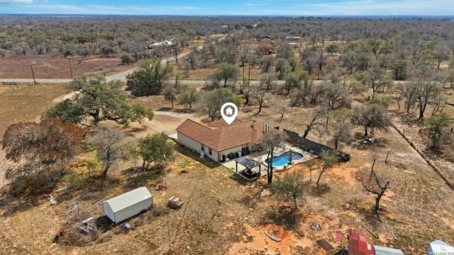 400 Clear Lake, Poteet, TX 78065