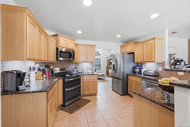 400 Clear Lake, Poteet, TX 78065