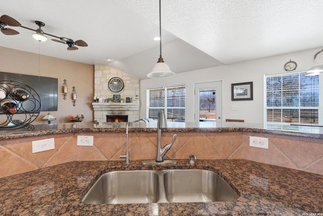 400 Clear Lake, Poteet, TX 78065