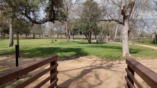 1703 N Park Street N, Brenham, TX 77833