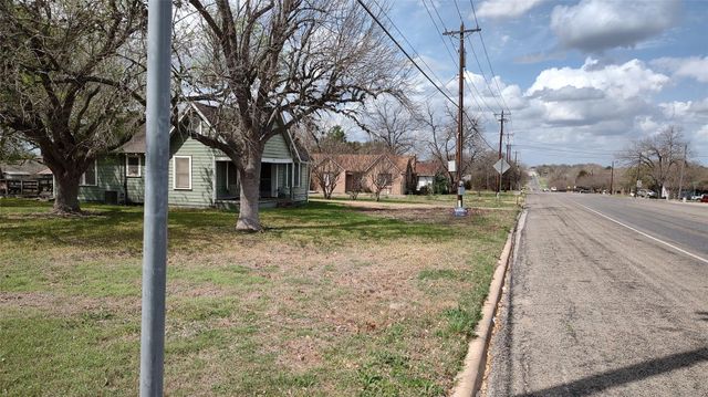 1703 N Park Street N, Brenham, TX 77833