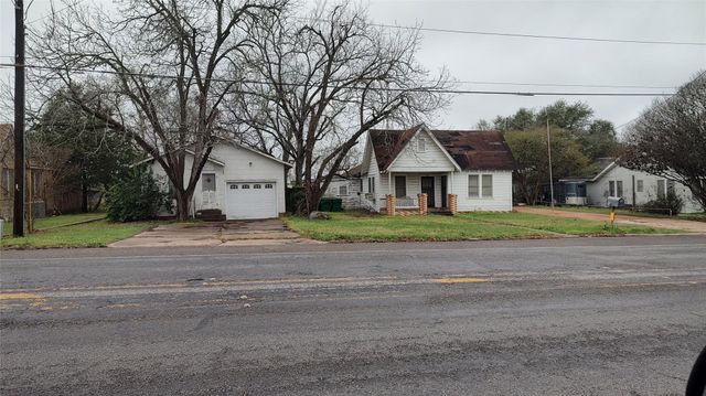 1703 N Park Street N, Brenham, TX 77833