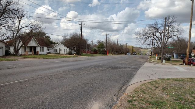 1703 N Park Street N, Brenham, TX 77833