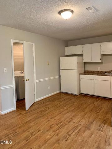 1425 Cherrycrest Drive, Durham, NC 27704
