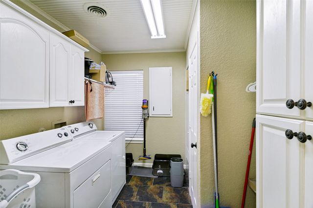 5012 Calmont Avenue, Fort Worth, TX 76107