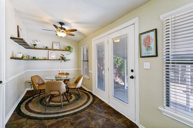 5012 Calmont Avenue, Fort Worth, TX 76107