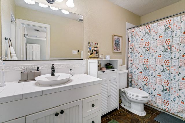 5012 Calmont Avenue, Fort Worth, TX 76107