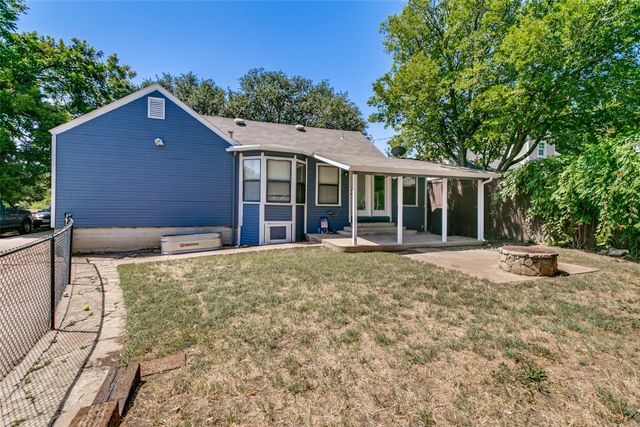 5012 Calmont Avenue, Fort Worth, TX 76107