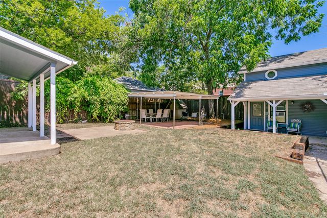 5012 Calmont Avenue, Fort Worth, TX 76107