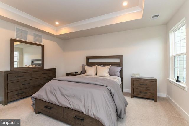 28 PEACOCK CIR, Sewell, NJ 08080