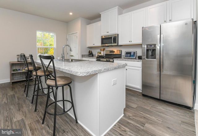 28 PEACOCK CIR, Sewell, NJ 08080