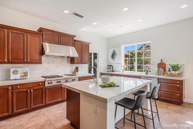 318 Loire Valley Drive, Simi Valley, CA 93065