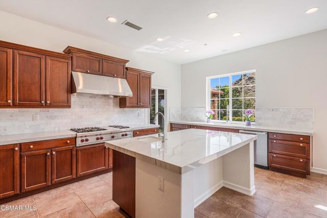 318 Loire Valley Drive, Simi Valley, CA 93065