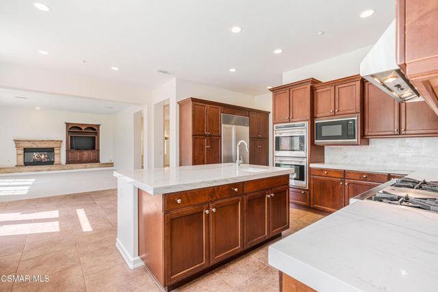 318 Loire Valley Drive, Simi Valley, CA 93065