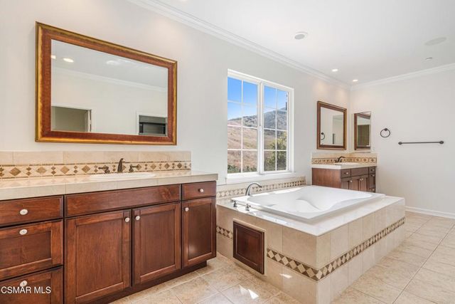 318 Loire Valley Drive, Simi Valley, CA 93065