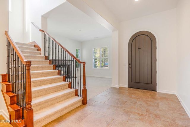 318 Loire Valley Drive, Simi Valley, CA 93065