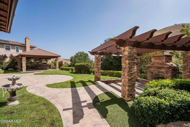 318 Loire Valley Drive, Simi Valley, CA 93065
