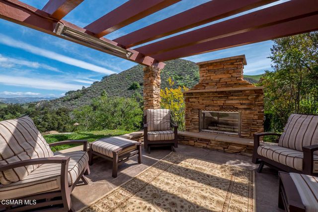 318 Loire Valley Drive, Simi Valley, CA 93065
