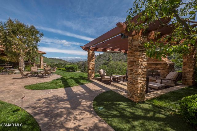 318 Loire Valley Drive, Simi Valley, CA 93065