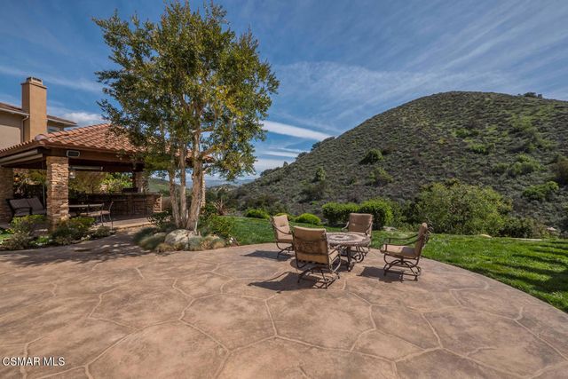 318 Loire Valley Drive, Simi Valley, CA 93065