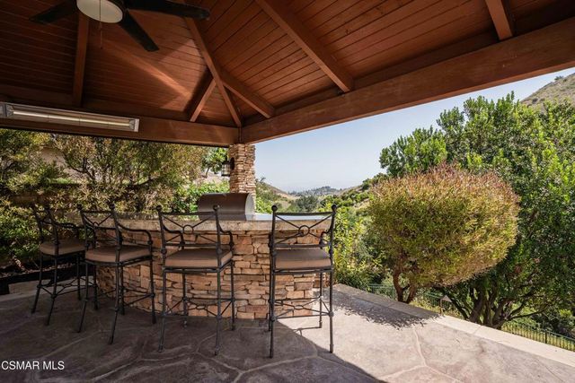 318 Loire Valley Drive, Simi Valley, CA 93065