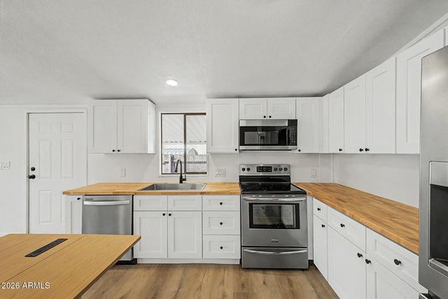 7704 E Glade Avenue, Mesa, AZ 85209