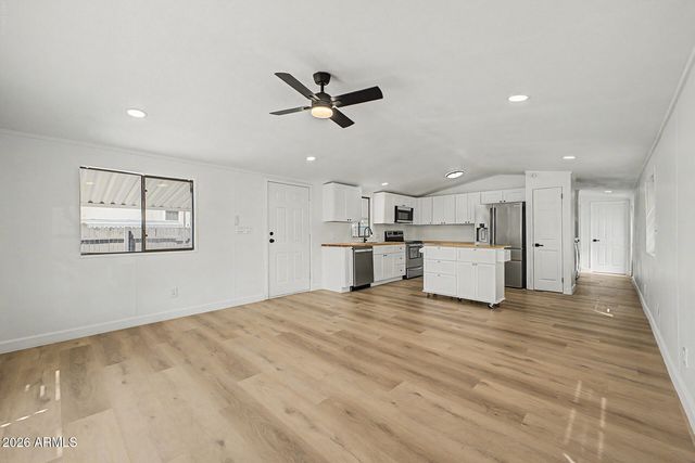 7704 E Glade Avenue, Mesa, AZ 85209