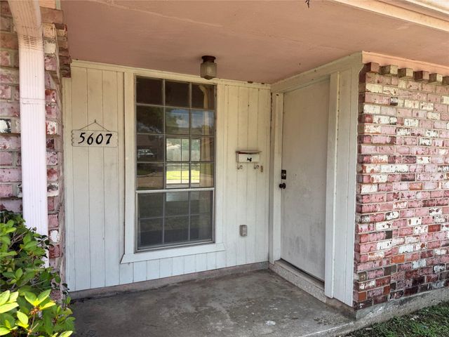 5607 Viking Drive, Houston, TX 77092