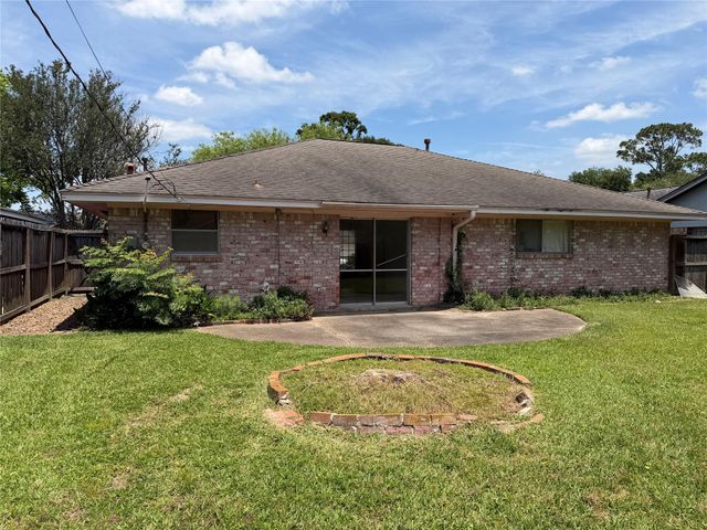 5607 Viking Drive, Houston, TX 77092