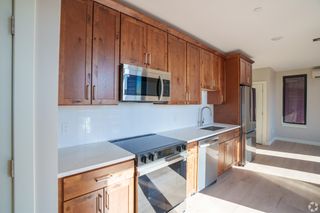 400 West Broadway 207, Boston, MA 02127