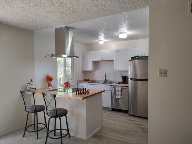 500 Circulo Gallegos NW, Albuquerque, NM 87107