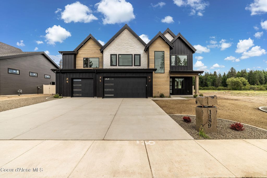 1189 E SLEEPING DEER AVE, Hayden, ID 83835