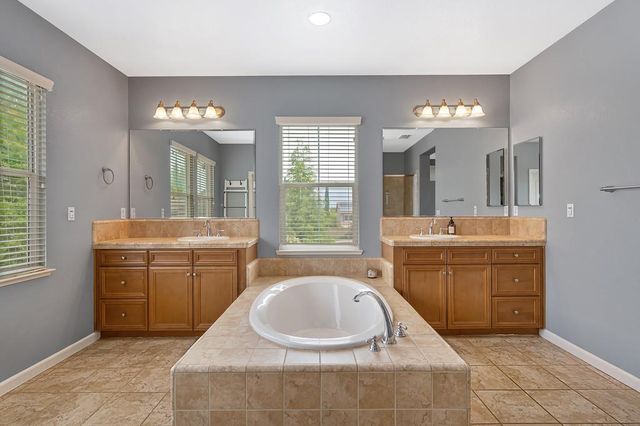 2229 Apple Grey Ln, Rocklin, CA 95765